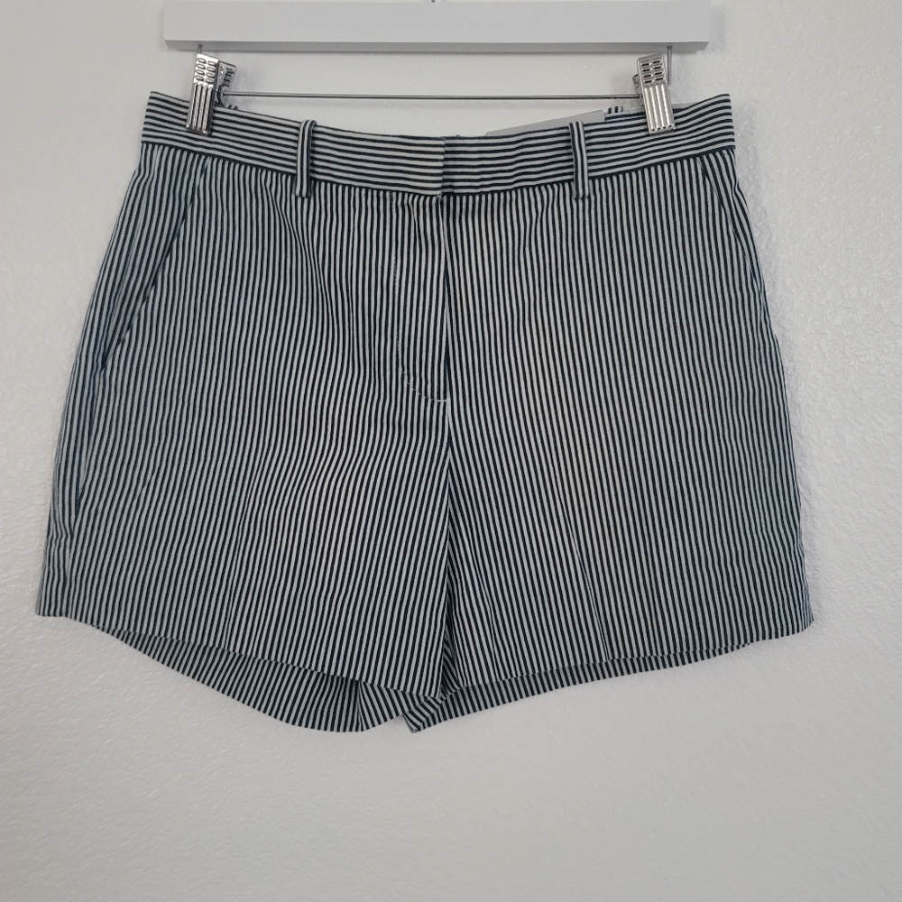 GAP NWT! Tailored shorts navy blue & white stripes size 4R